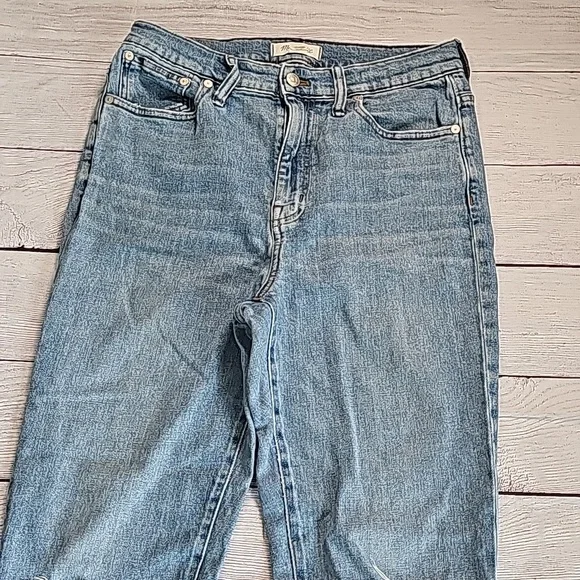 Madewell sz 27 slim boyfriend crop cut off jeans, distressed knees - Picture 5 of 13